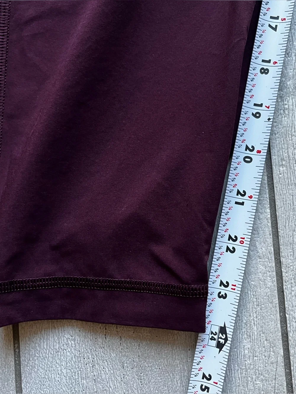 Lululemon Namaskar Crop Garnet Women’s 4 Swift Ultra Light Yoga 24” Stretch